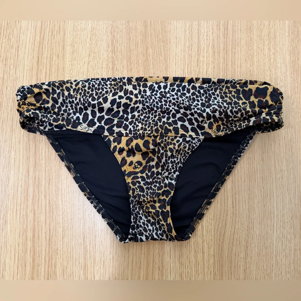 Victoria’s Secret Very Sexy Leopard Print Bikini Bottom Small